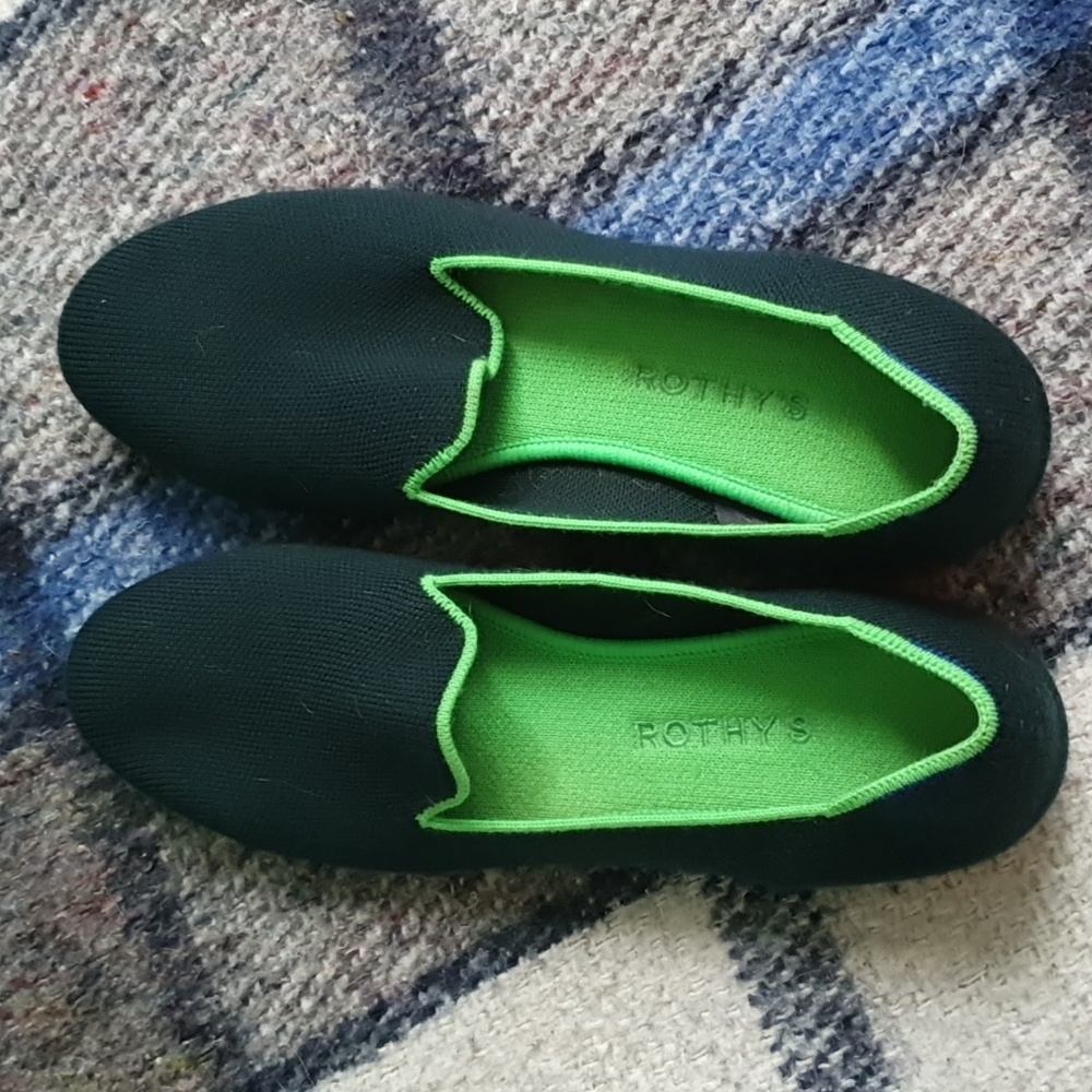 EUC green Rothys 'the loafer' Merino, size 9